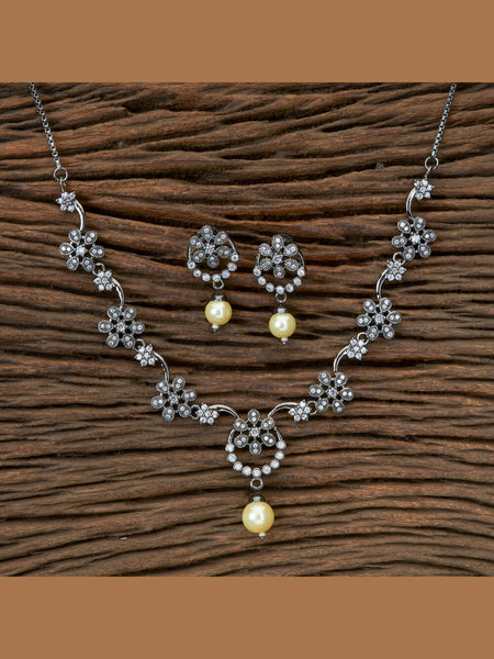 Zirconia Indian Jewelry - Zirconia  & Pearl Necklace